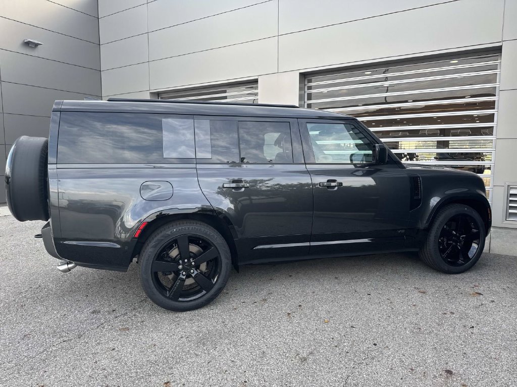 New 2026 Land Rover Defender 130 V8 AWD/4WD image 7
