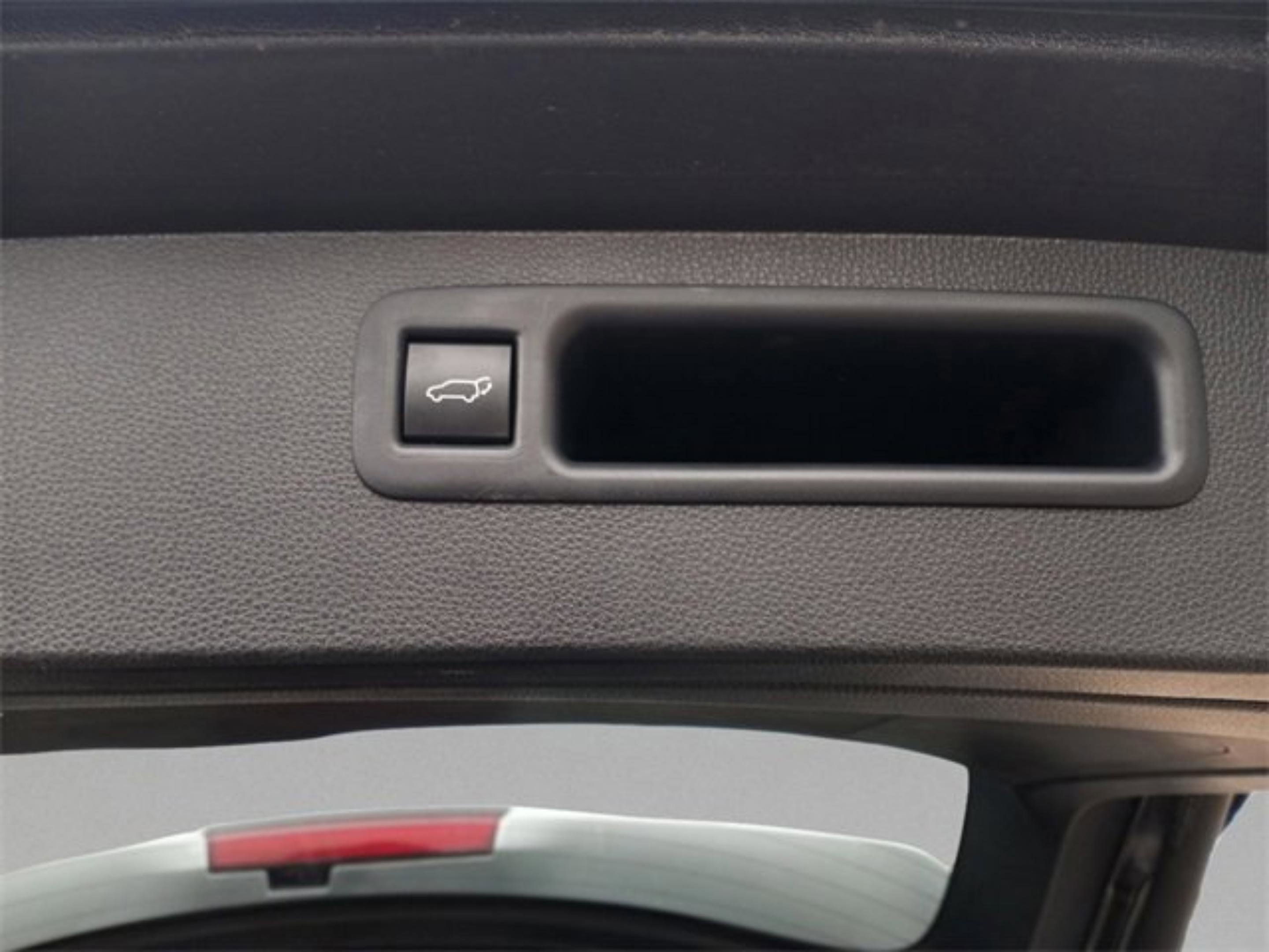 Used 2023 Toyota Highlander XLE AWD/4WD image 32