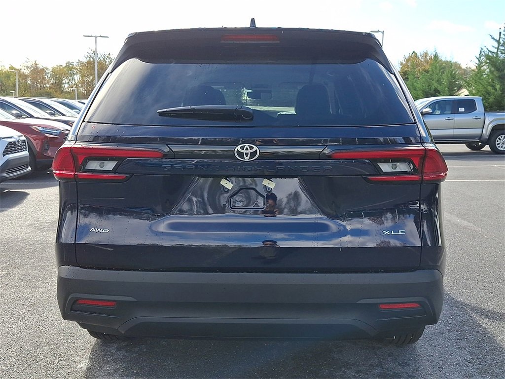 New 2026 Toyota Grand Highlander XLE image 6