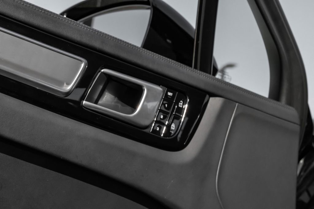 Used 2020 Porsche Cayenne Turbo image 51