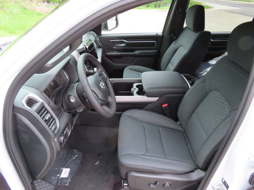 New 2026 RAM 1500 Big Horn AWD/4WD image 24