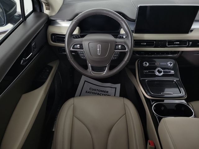 Used 2023 Lincoln Nautilus FWD w/ Premium Package image 10