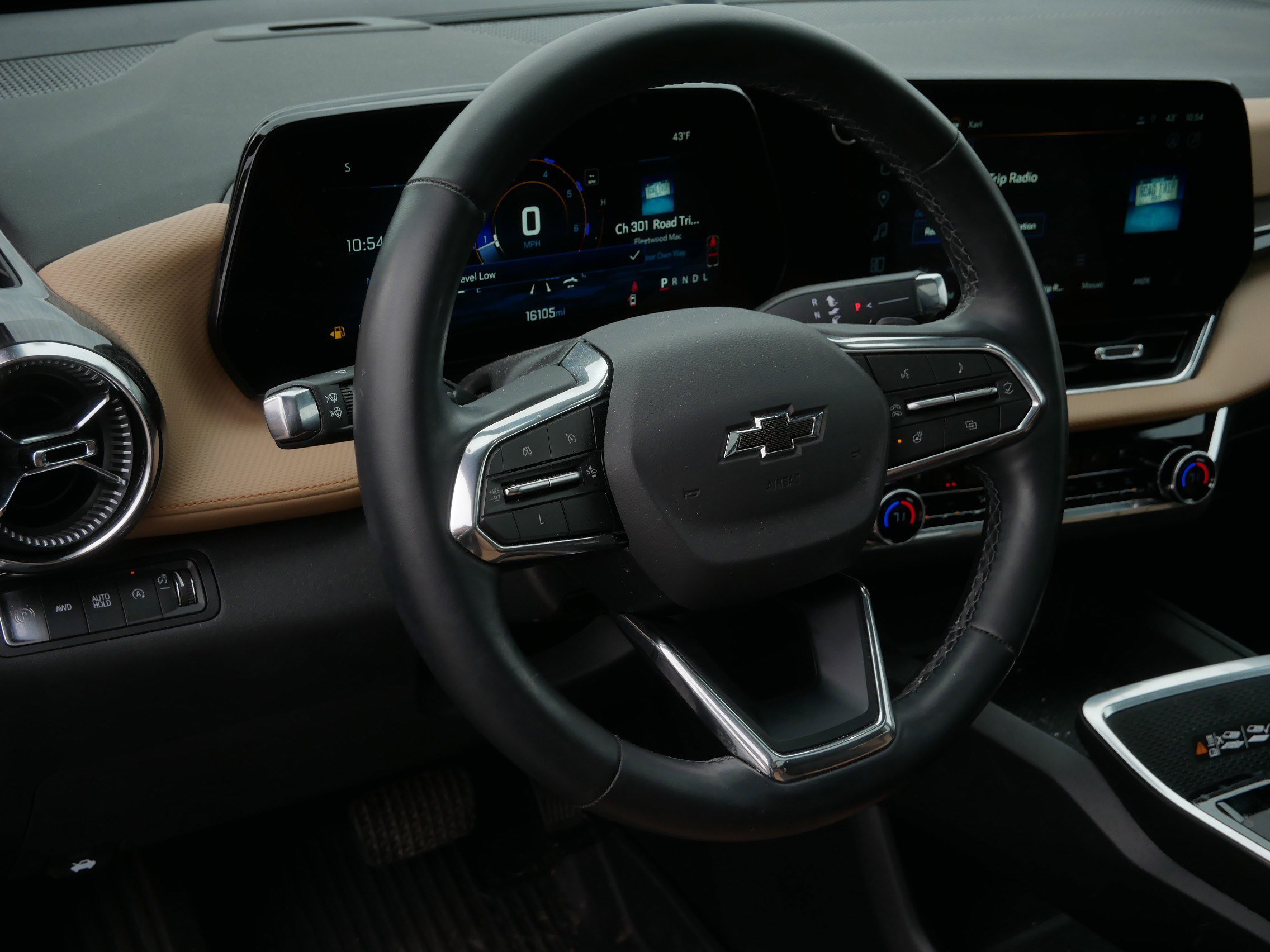 Used 2025 Chevrolet Equinox ACTIV w/ Safety and Technology Package image 18