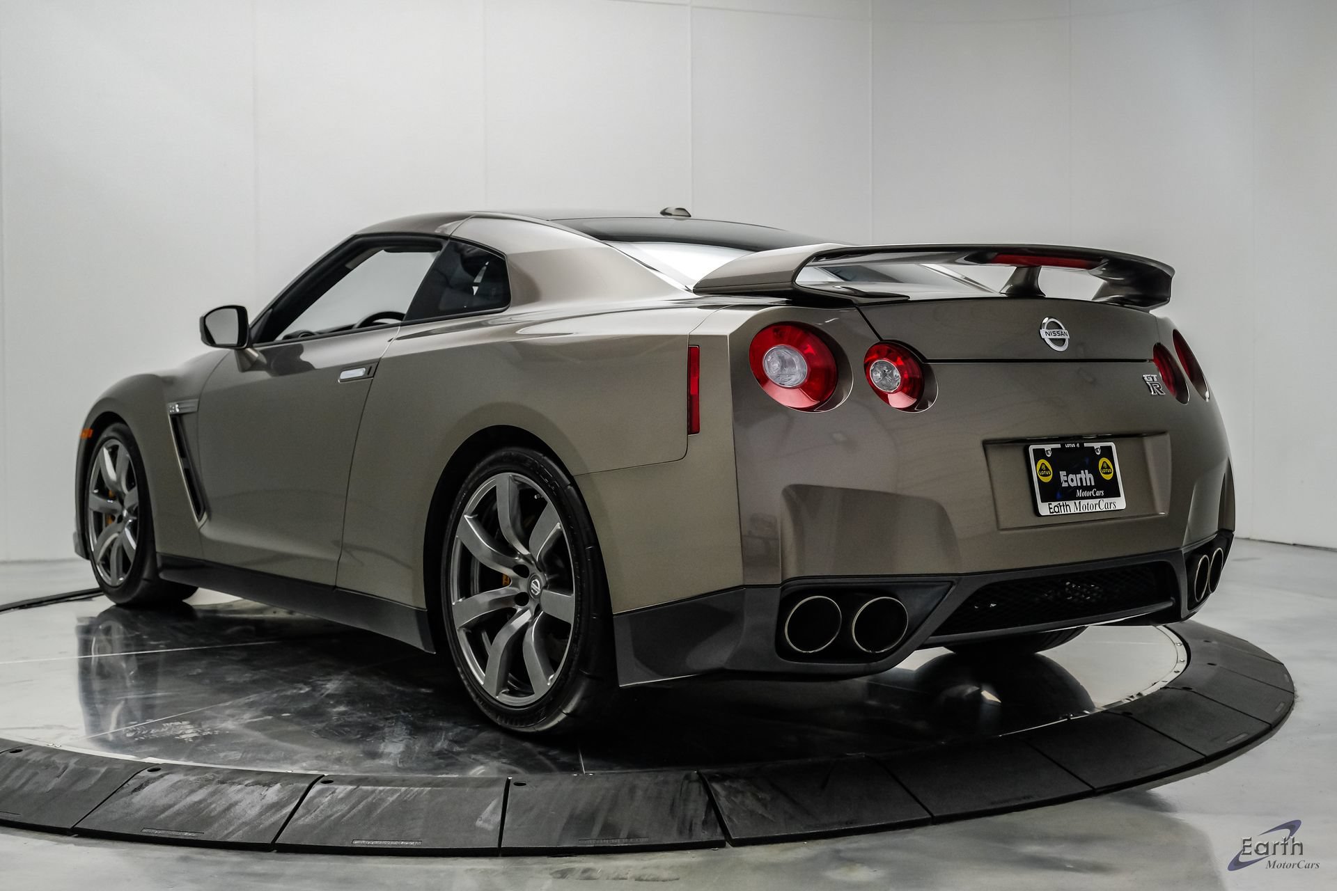 Used 2009 Nissan GT-R Premium AWD/4WD image 14