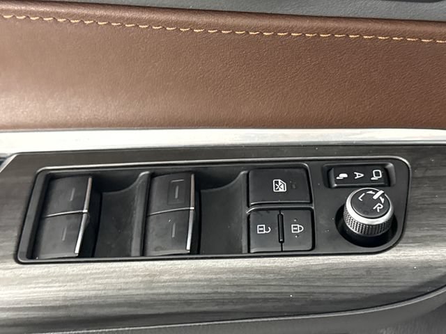 Used 2023 Toyota Venza XLE AWD/4WD image 29