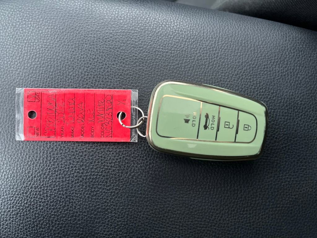 Used 2022 Toyota RAV4 XLE image 29