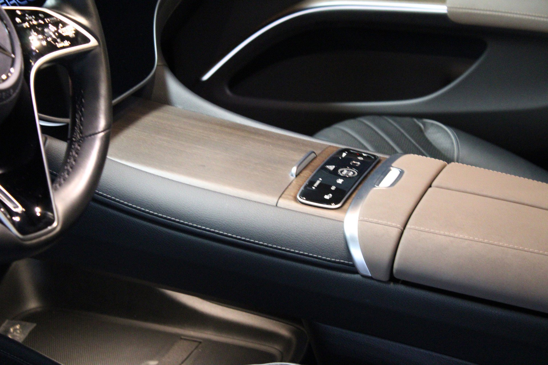 Used 2022 Mercedes-Benz EQS 580 4MATIC Sedan image 19