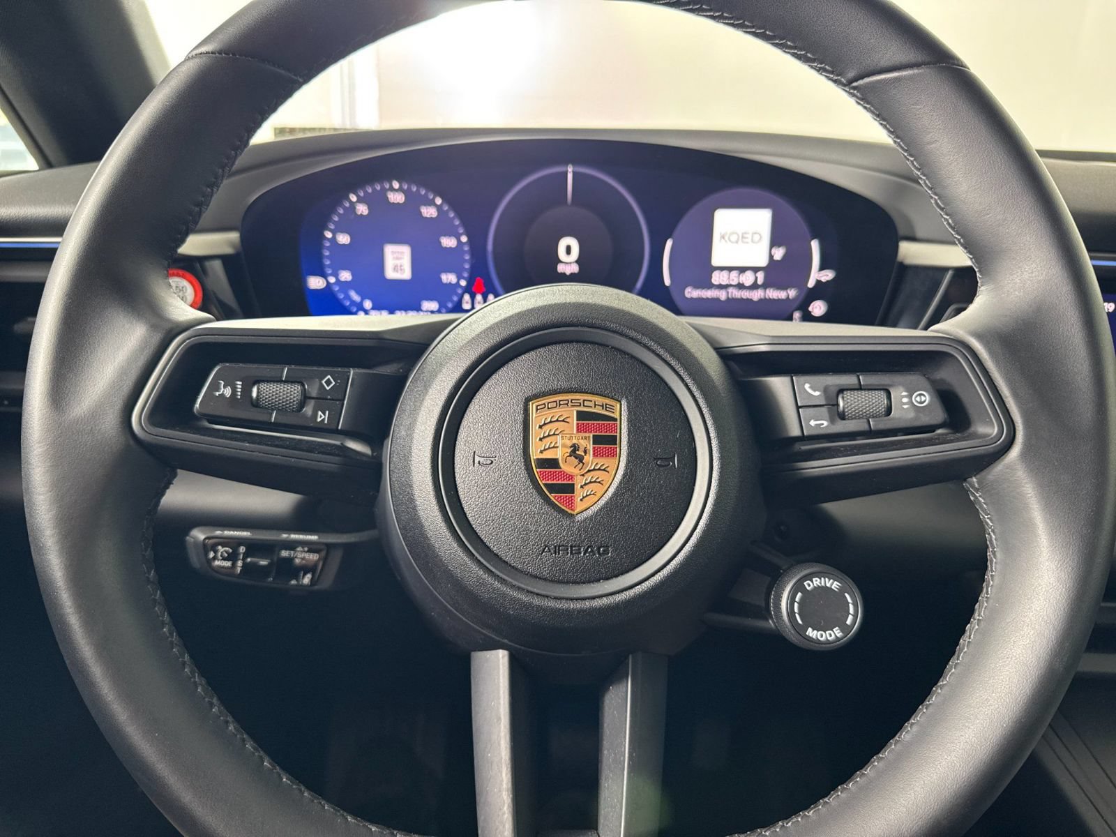 Certified 2025 Porsche Macan 4 Electric AWD/4WD image 24