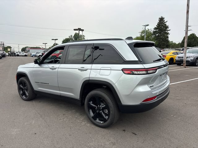 New 2026 Jeep Grand Cherokee Limited w/ Limited Altitude Package AWD/4WD image 4