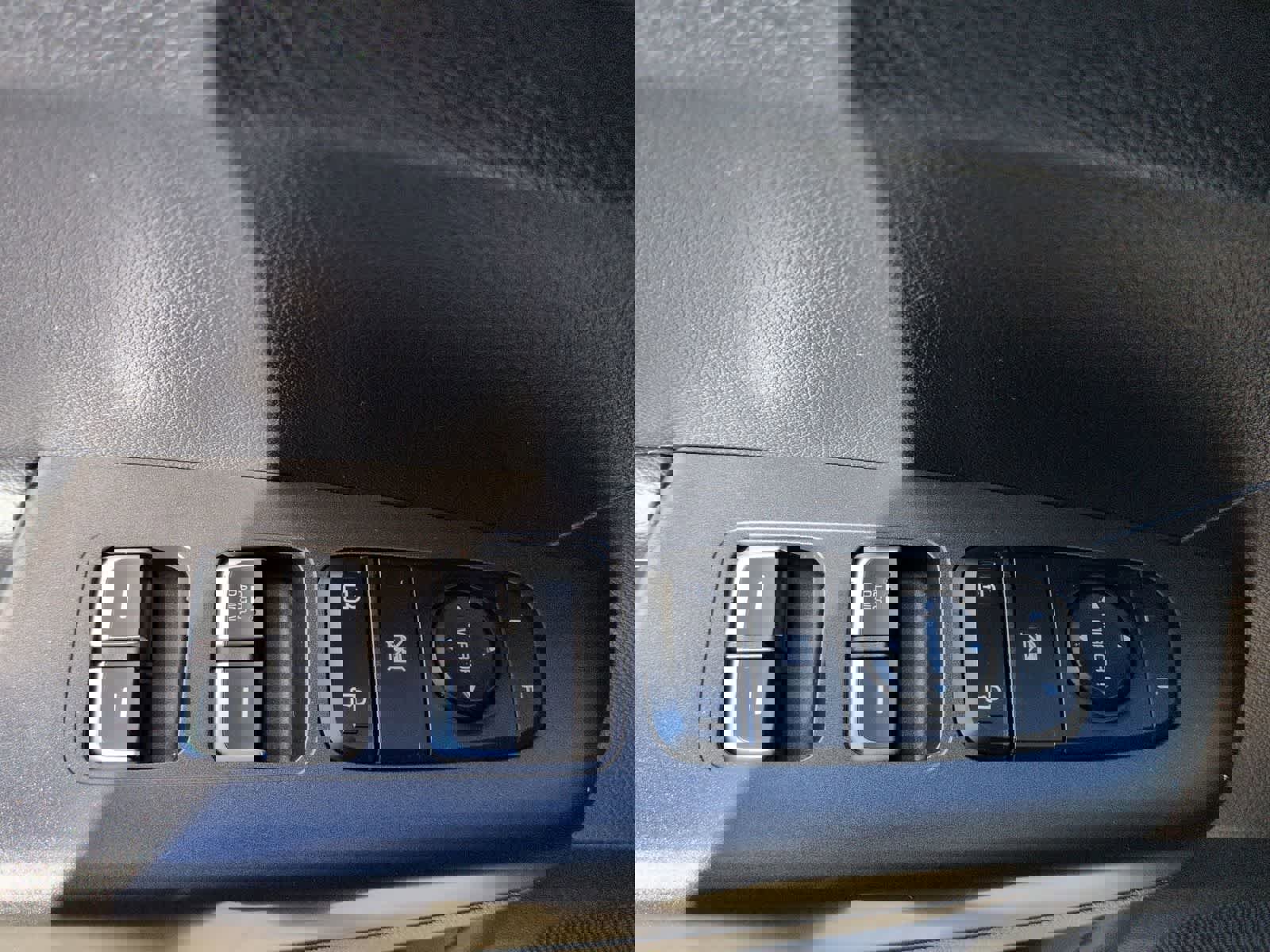 Used 2022 Kia Sportage LX image 16