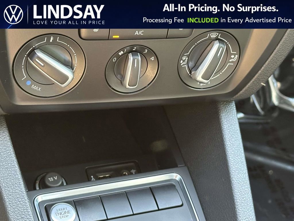 Used 2017 Volkswagen Jetta SE FWD image 18