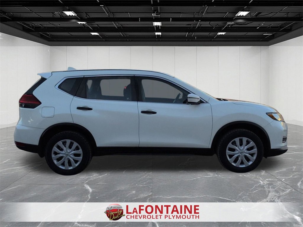 Used 2017 Nissan Rogue S image 9