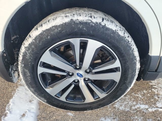 Used 2018 Subaru Outback 2.5i Limited image 11