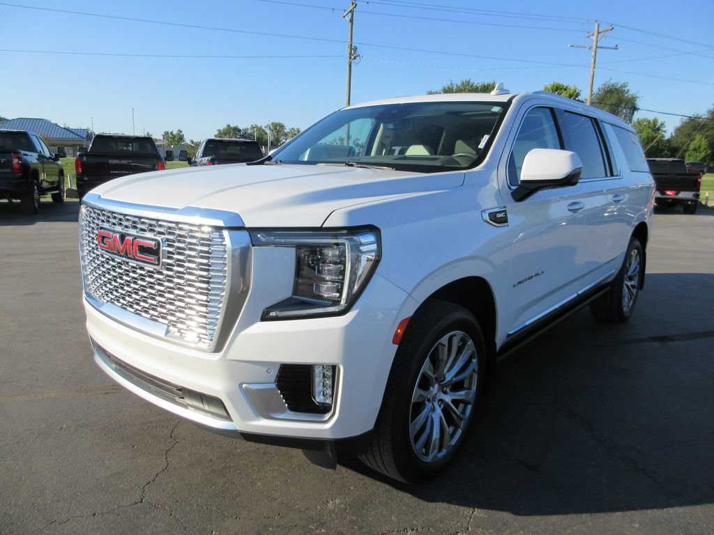Used 2023 GMC Yukon XL Denali AWD/4WD image 11