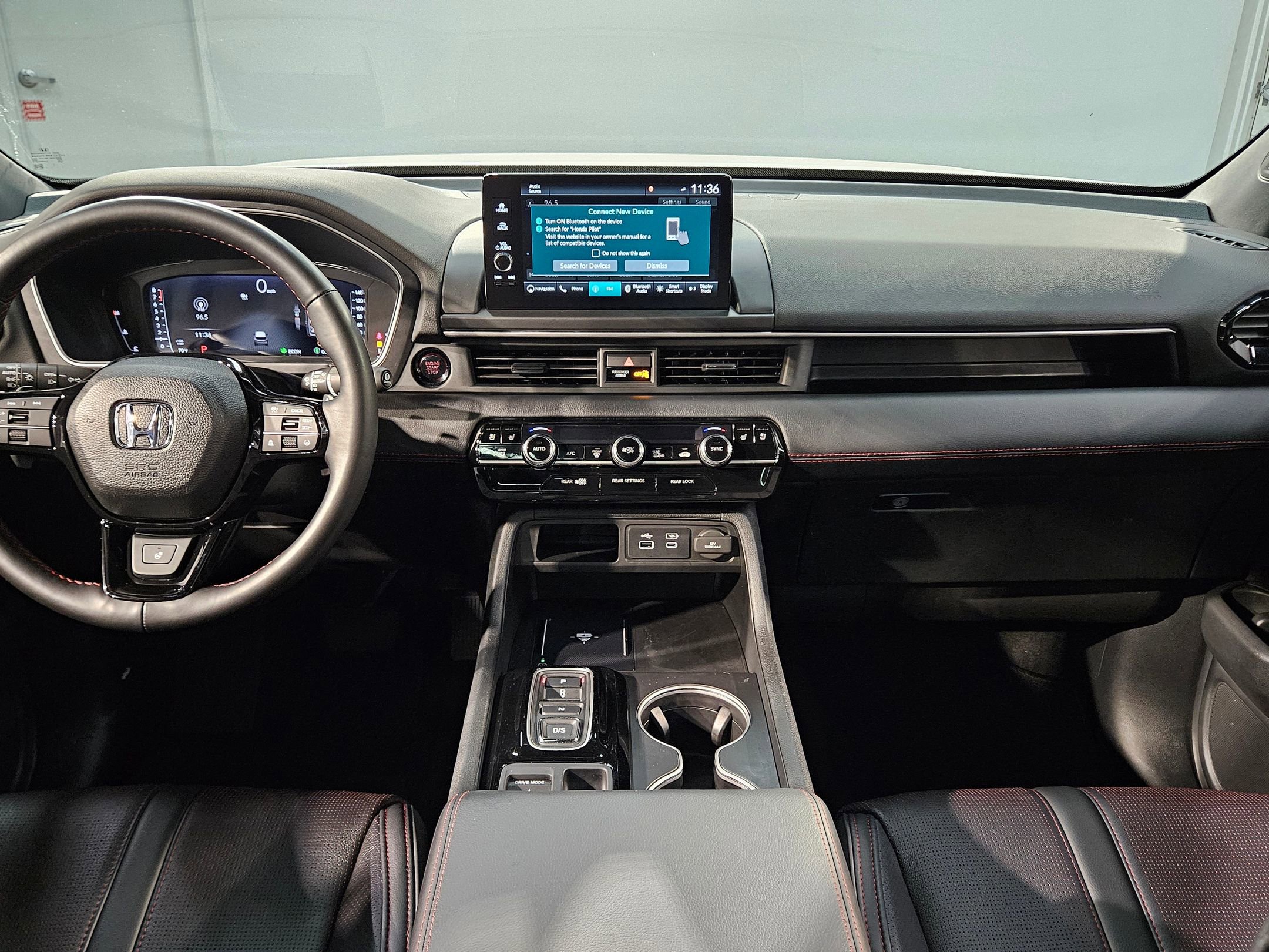 Used 2025 Honda Pilot Black Edition image 10