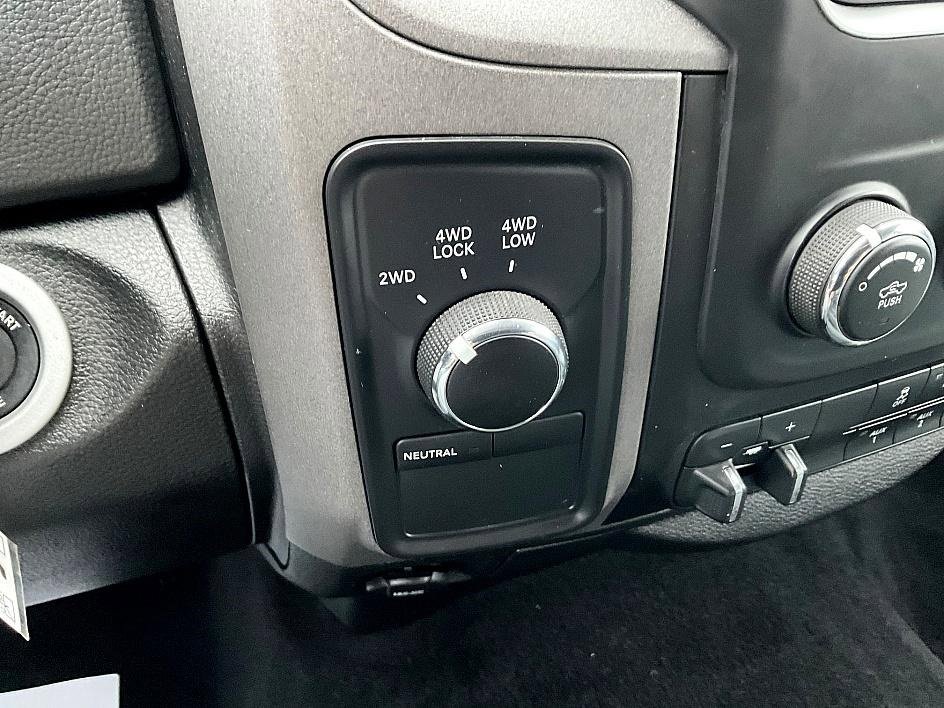 Used 2018 RAM 2500 Tradesman w/ Chrome Appearance Group image 18