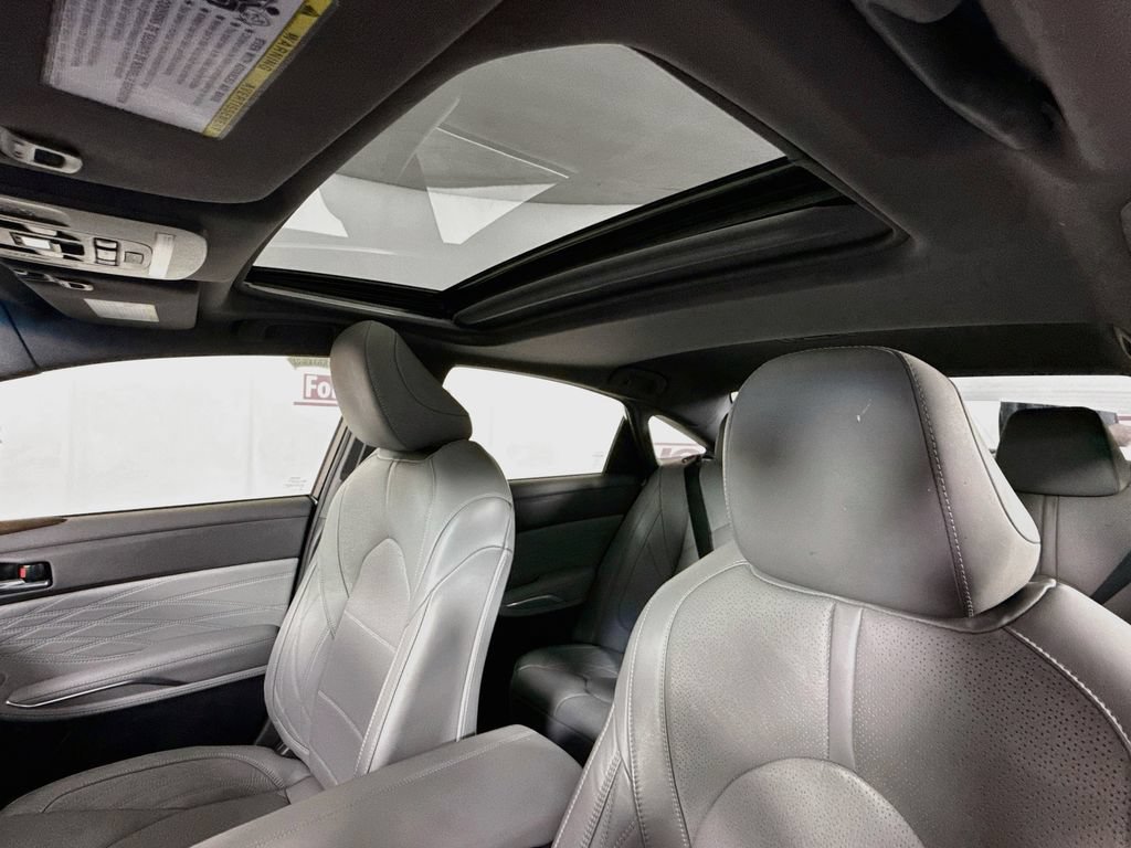 Certified 2021 Toyota Avalon Limited w/ Advanced Safety Package AWD/4WD image 12
