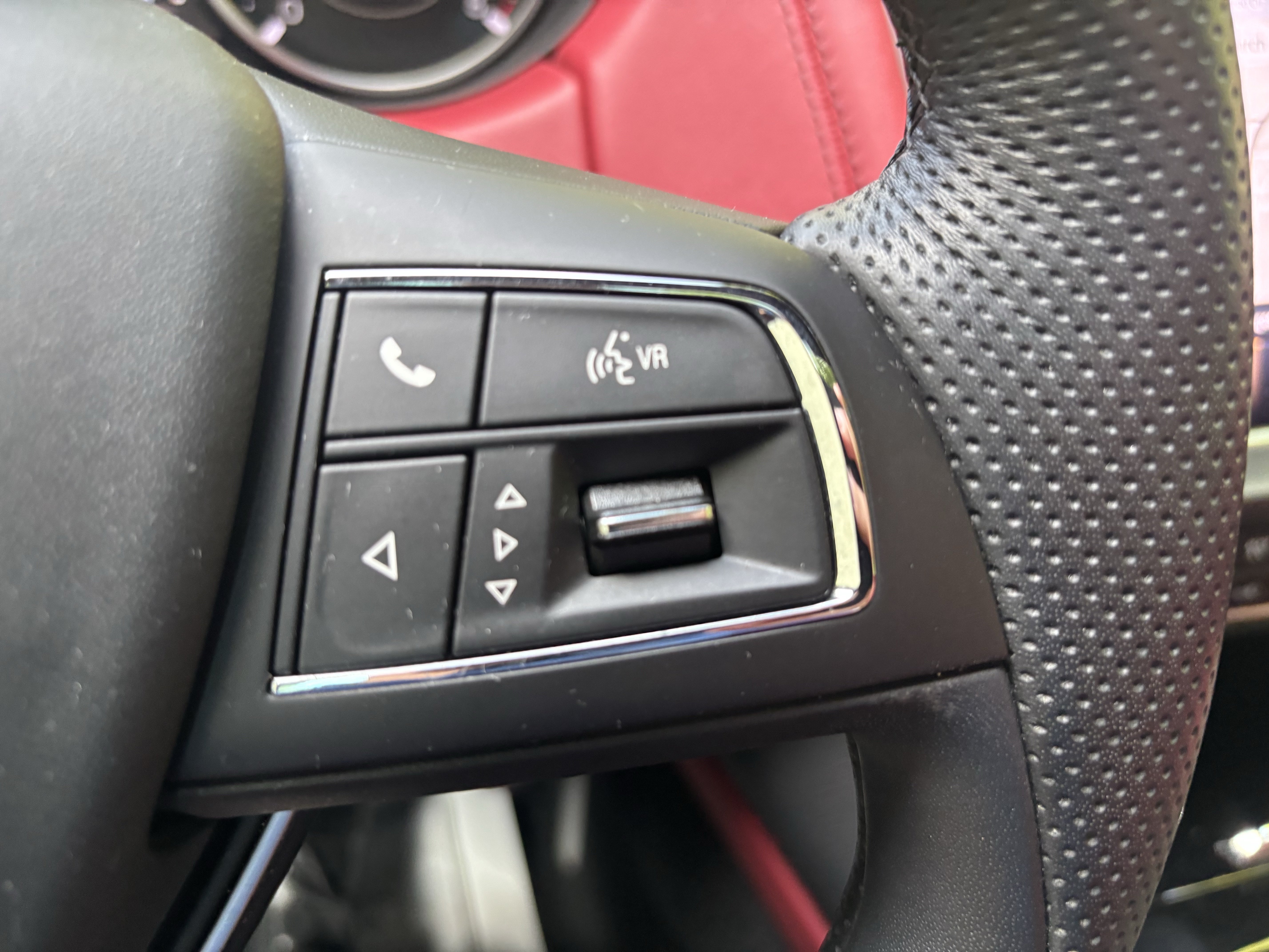 Used 2023 Maserati Levante GT AWD/4WD image 29