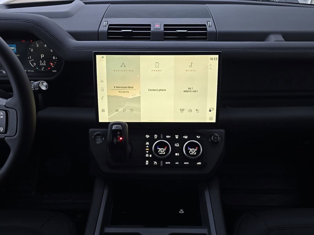 New 2026 Land Rover Defender 130 X-Dynamic SE AWD/4WD image 18