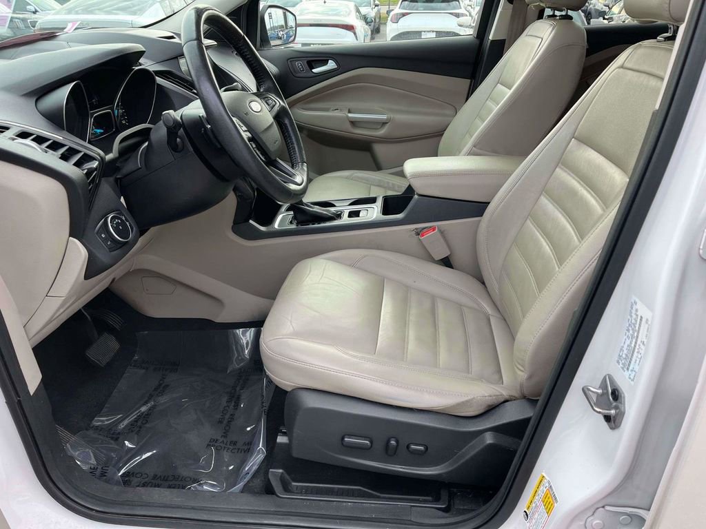 Used 2017 Ford Escape Titanium image 19