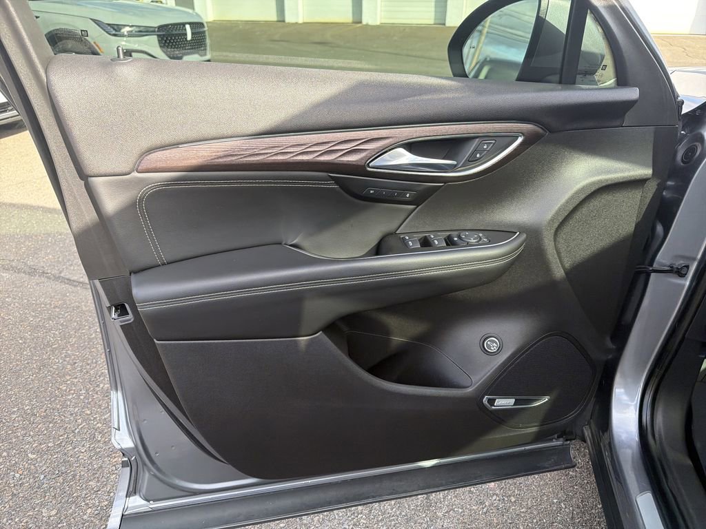 Used 2021 Buick Envision Avenir w/ Technology Package II image 10