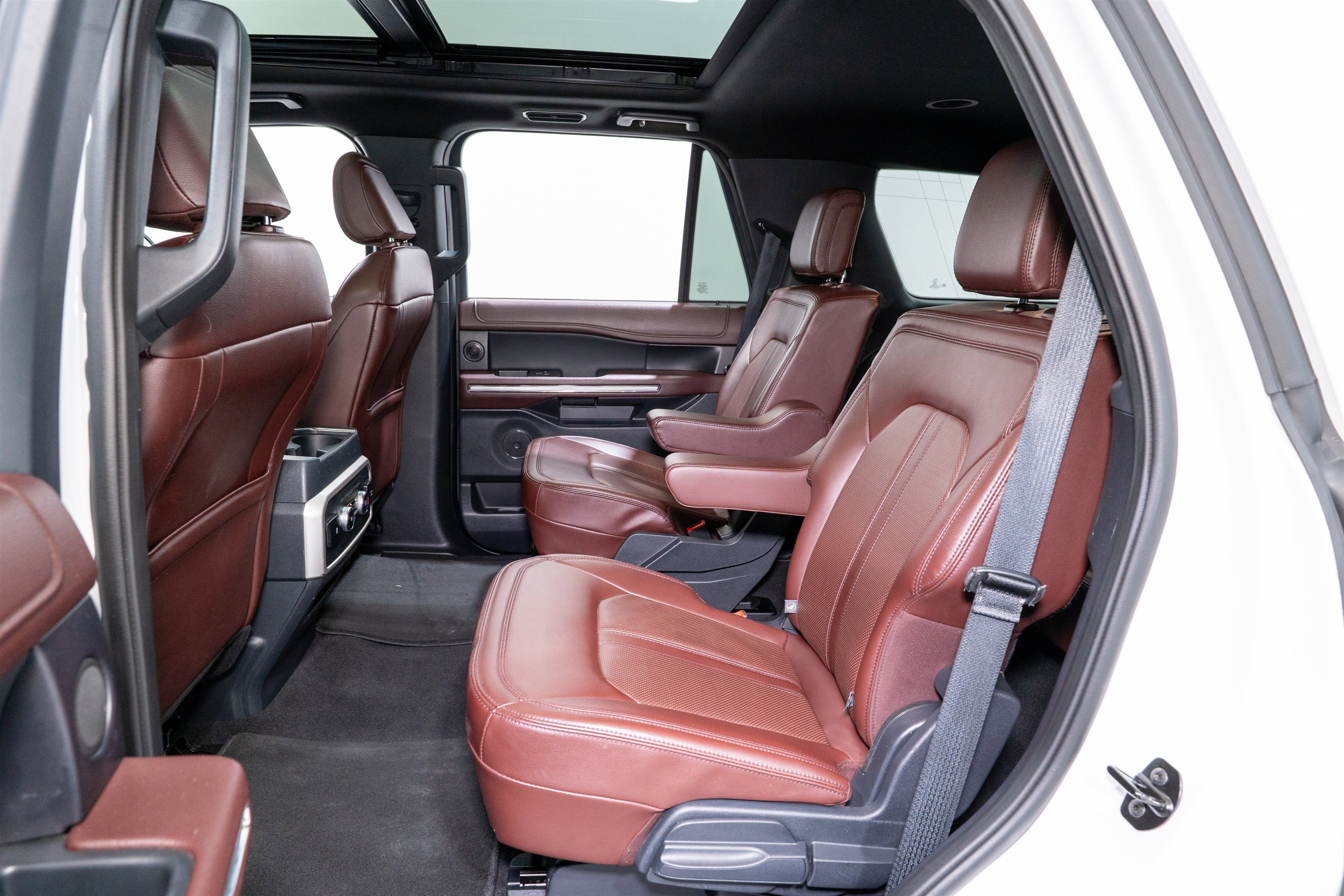 Used 2024 Ford Expedition Limited image 34