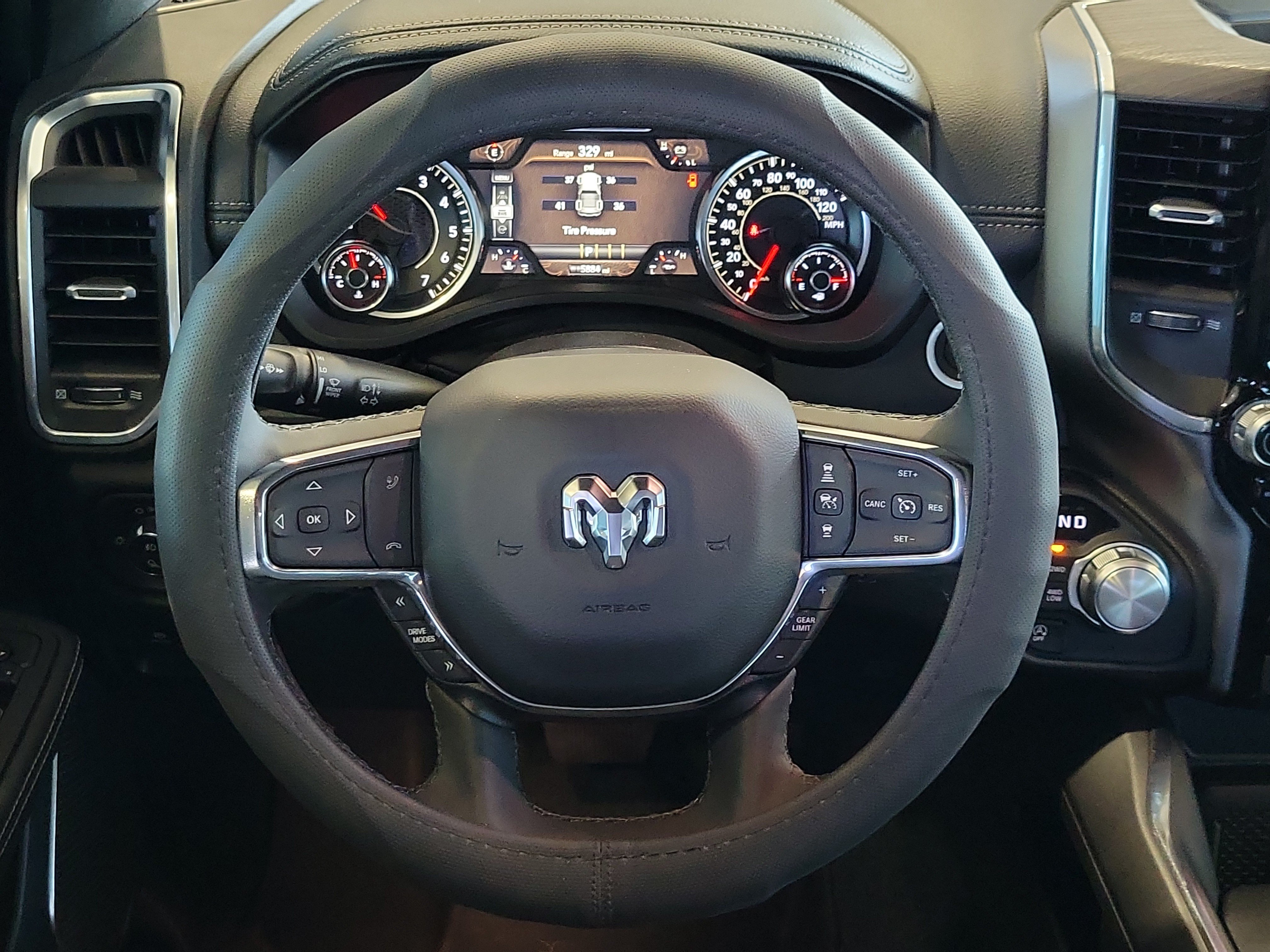 Used 2025 RAM 1500 Laramie w/ Sport Appearance Package AWD/4WD image 14