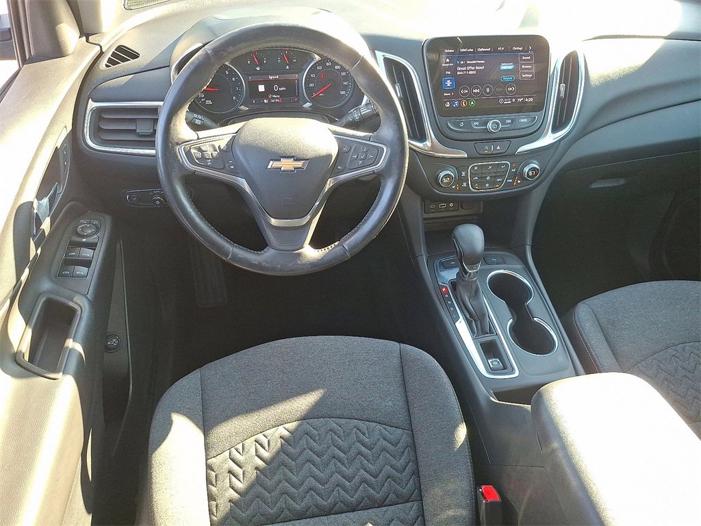 Used 2022 Chevrolet Equinox LT image 2