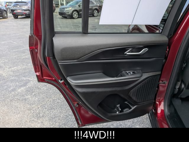 Used 2023 Jeep Grand Cherokee Laredo AWD/4WD image 21
