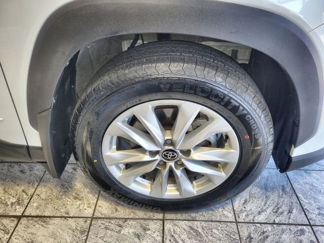 Used 2024 Toyota Corolla Cross LE FWD image 10