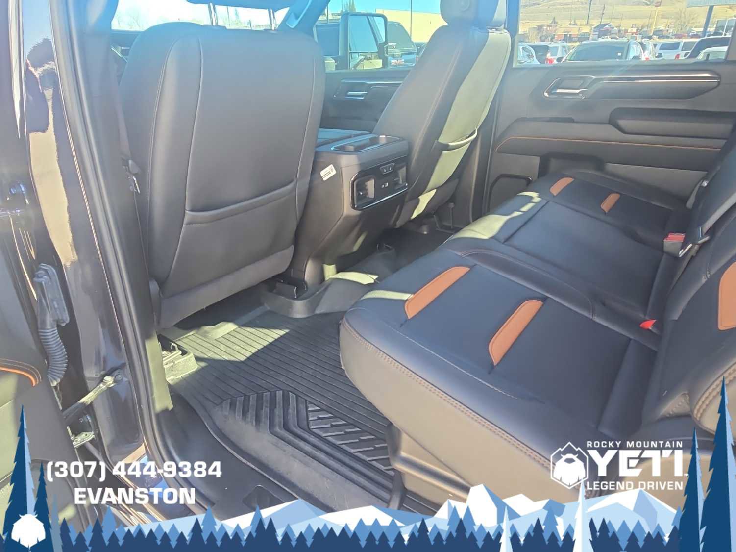 Used 2024 GMC Sierra 2500 AT4 w/ AT4 Premium Plus Package AWD/4WD image 16