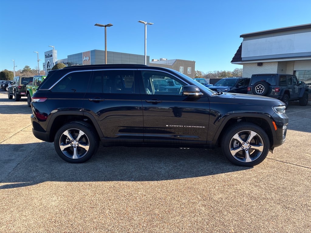 New 2024 Jeep Grand Cherokee Limited 4xe AWD/4WD image 12
