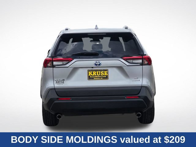 Used 2019 Toyota RAV4 LE w/ Carpet Mat Package AWD/4WD image 5