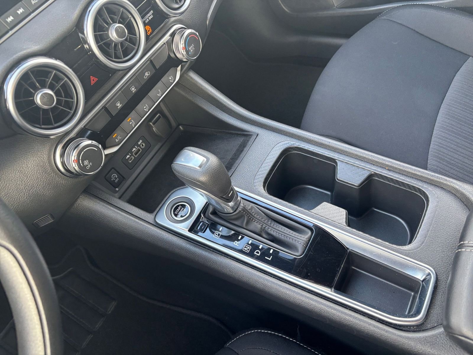 Used 2025 Nissan Sentra SV image 39