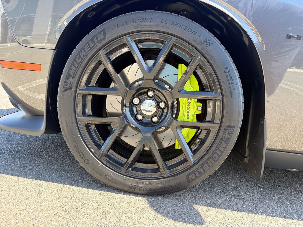 Used 2021 Dodge Challenger R/T w/ Driver Convenience Group RWD image 18