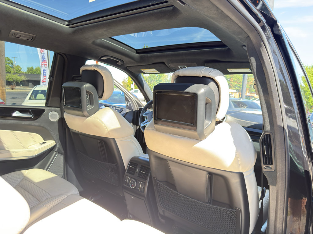 Used 2014 Mercedes-Benz GL 63 AMG 4MATIC image 19