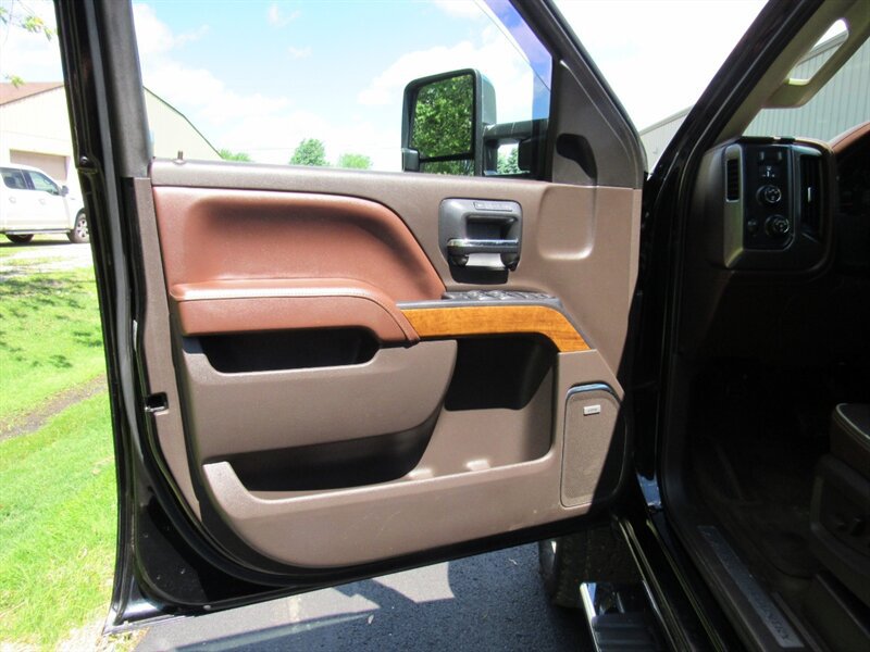 Used 2015 Chevrolet Silverado 2500 High Country w/ Duramax Plus Package AWD/4WD image 10