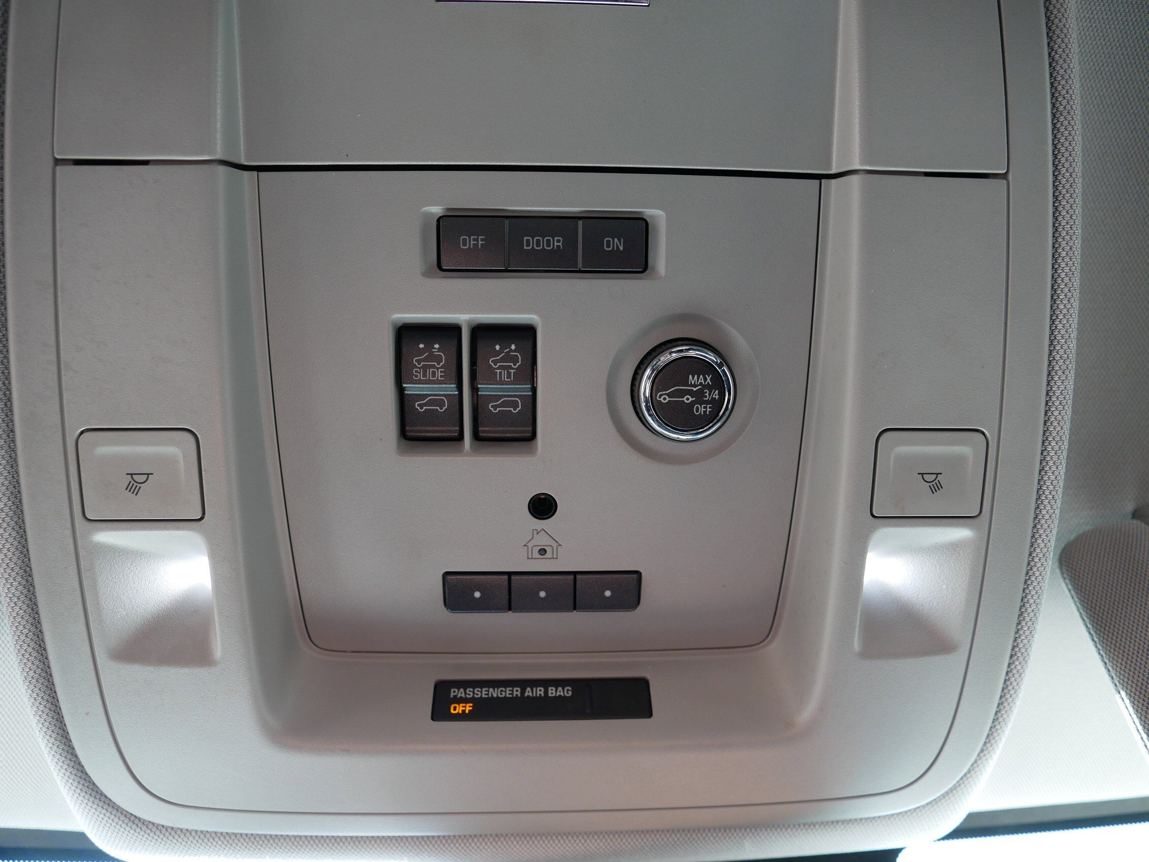 Used 2020 GMC Yukon Denali w/ Denali Premium Package image 34