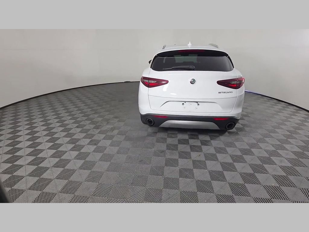 Used 2020 Alfa Romeo Stelvio image 40