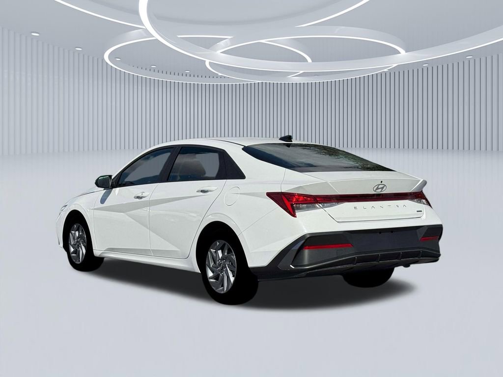 New 2026 Hyundai Elantra Blue image 5