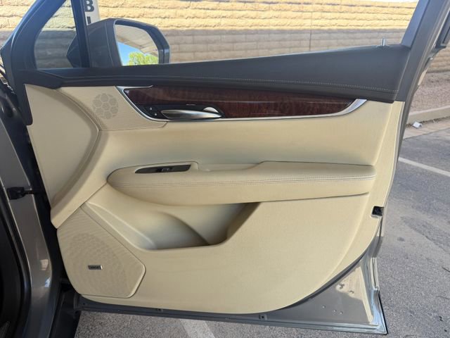 Used 2017 Cadillac XT5 Premium Luxury FWD image 36