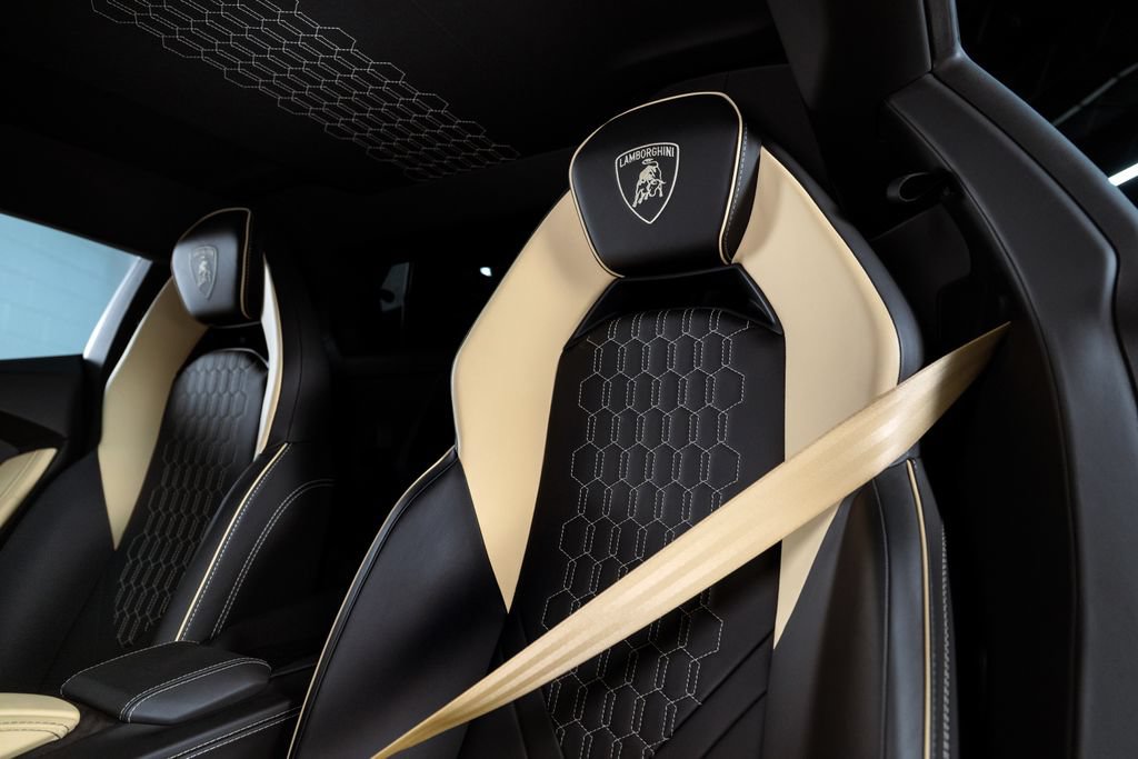 Used 2024 Lamborghini Revuelto AWD/4WD image 25