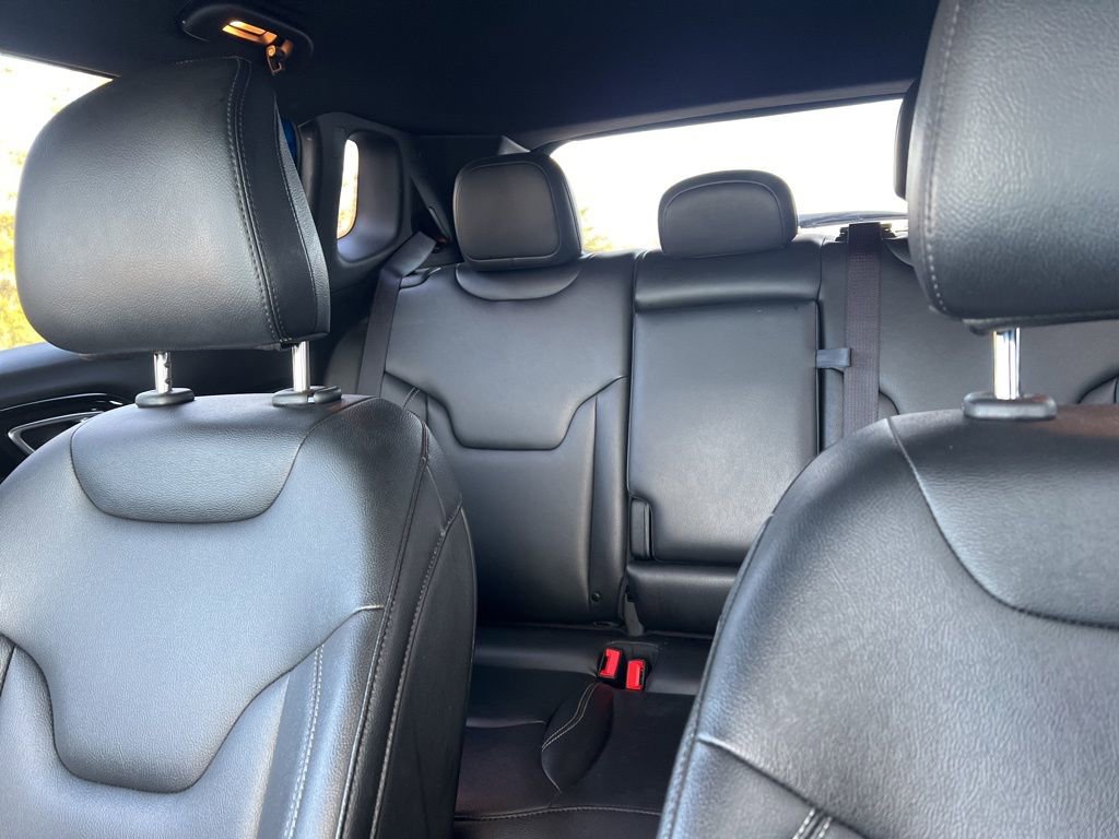 Used 2025 Jeep Compass Limited image 26