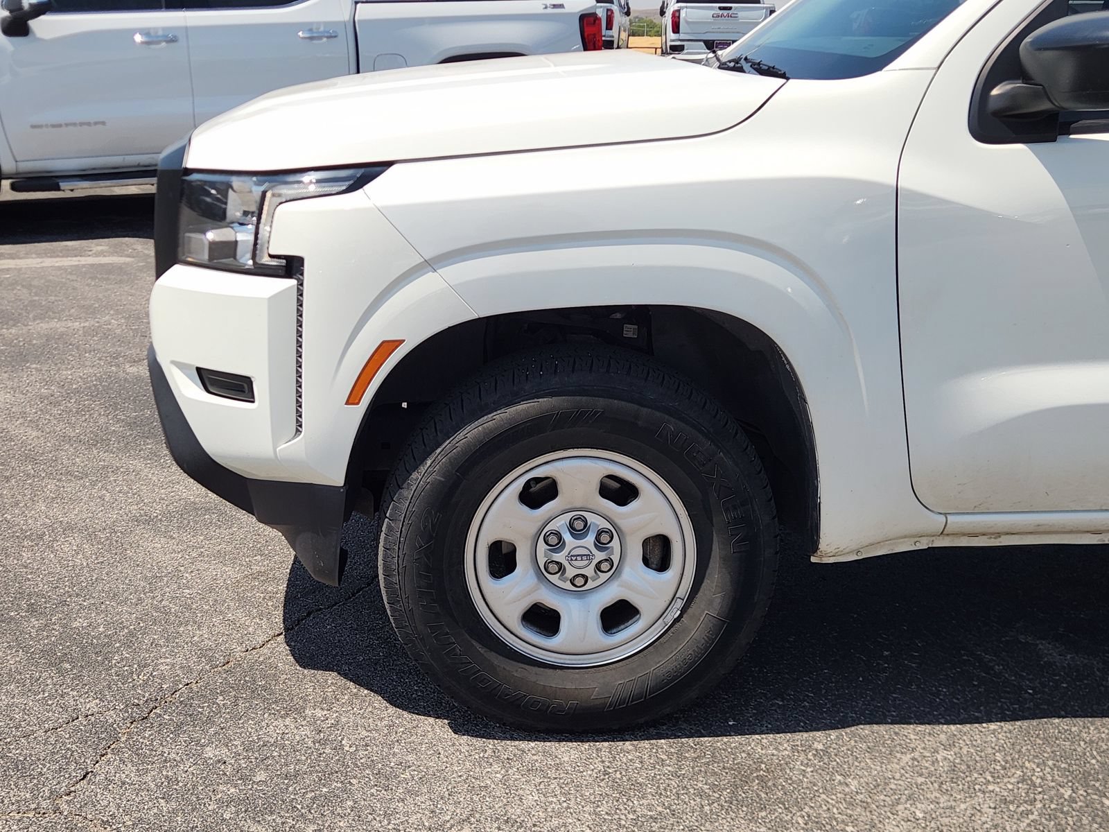 Used 2022 Nissan Frontier S RWD image 9