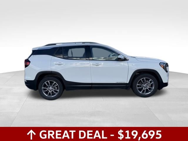 Used 2024 GMC Terrain SLT image 3