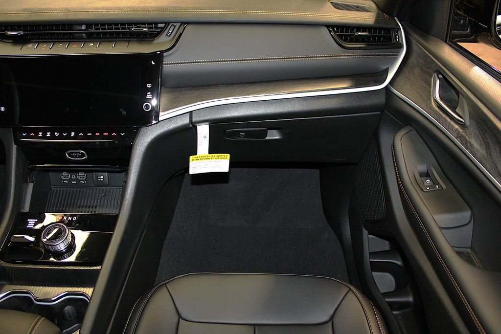 New 2026 Jeep Grand Cherokee Limited AWD/4WD image 33