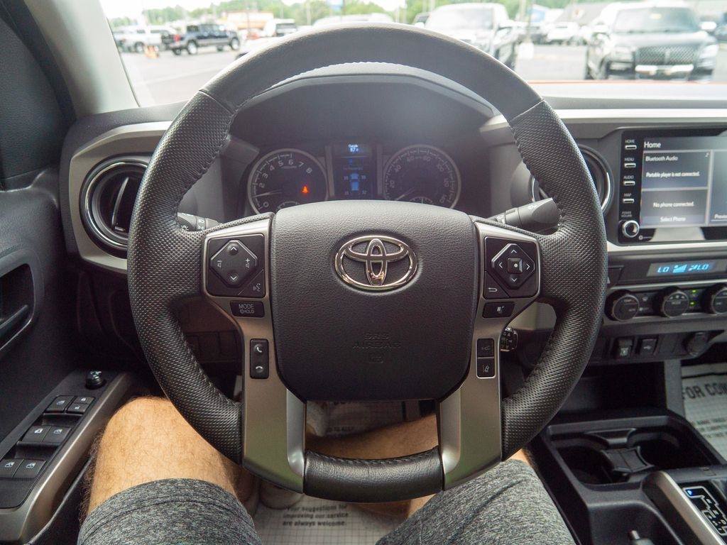Used 2022 Toyota Tacoma SR5 w/ Technology Package RWD image 19