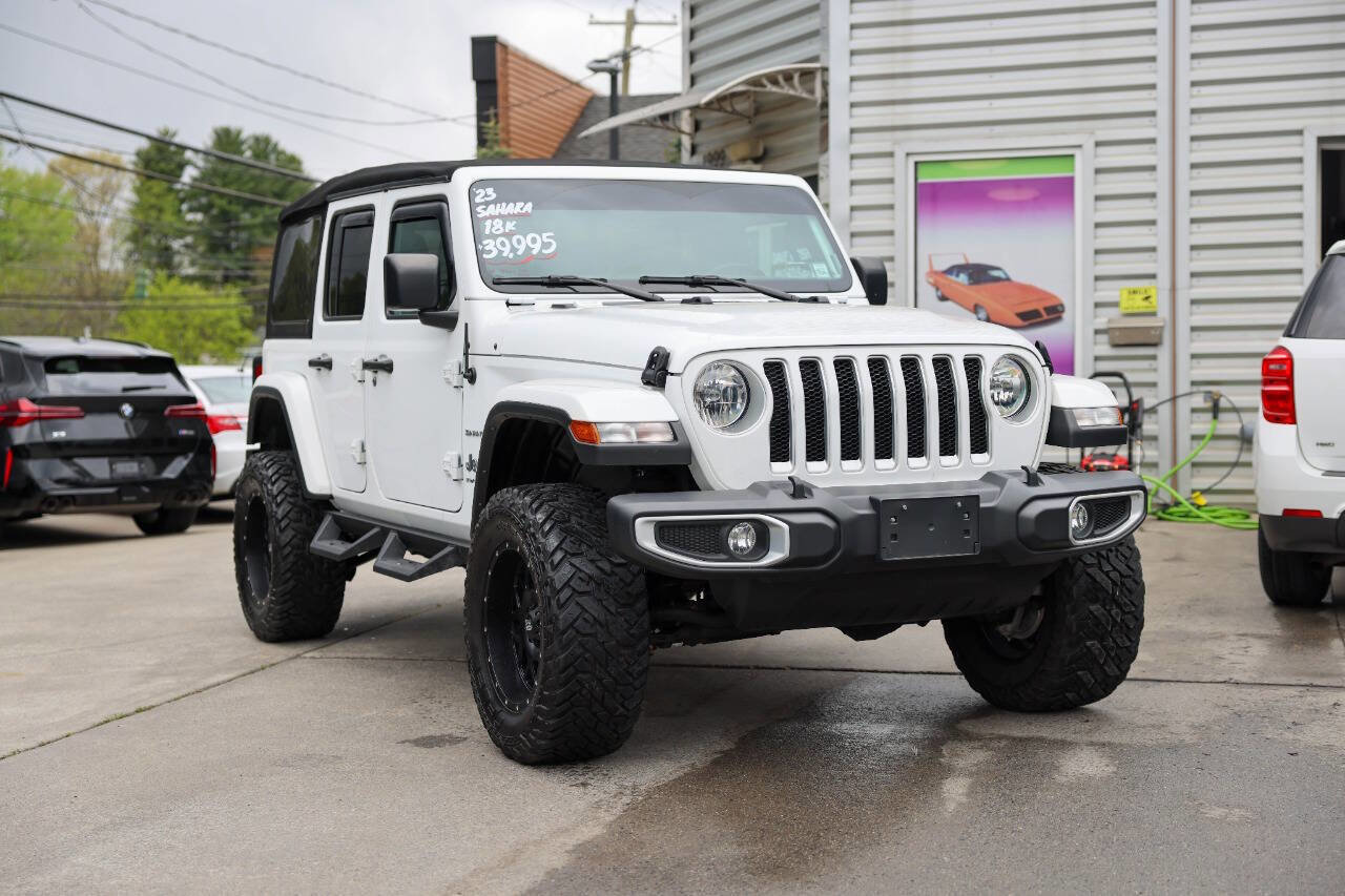 Used 2023 Jeep Wrangler Unlimited Sahara w/ Cold Weather Group AWD/4WD image 1