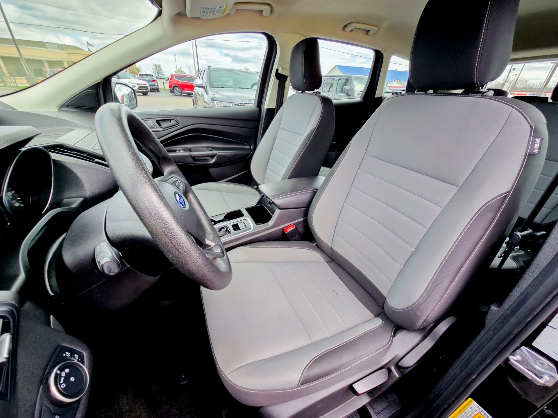 Used 2019 Ford Escape S image 27