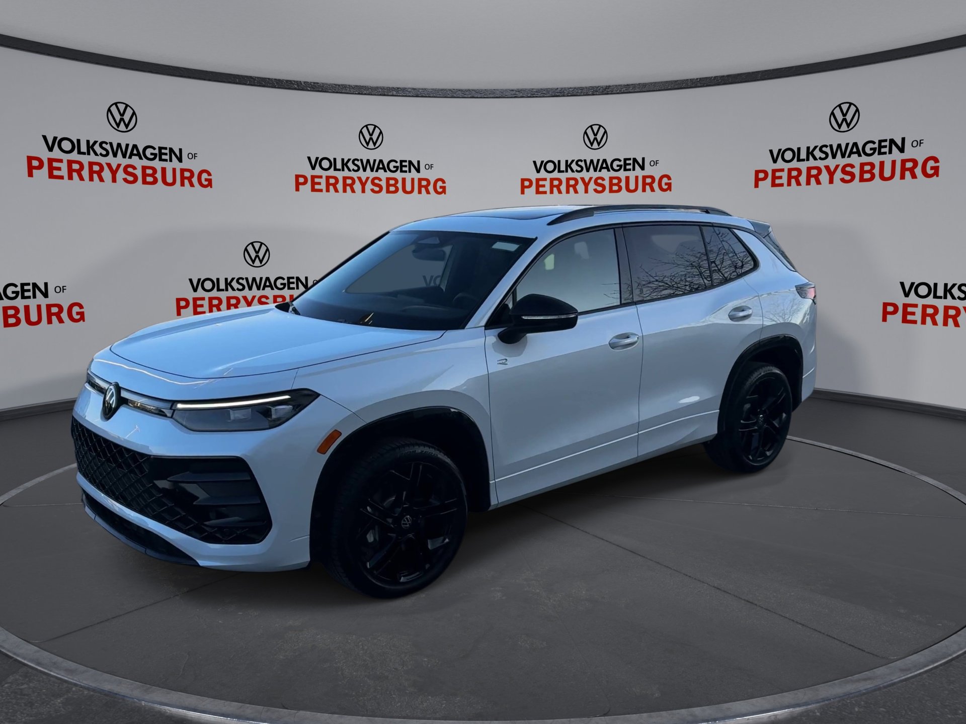 New 2026 Volkswagen Tiguan SE R-Line image 4